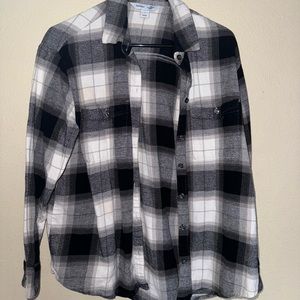 Black and white Old Navy flannel